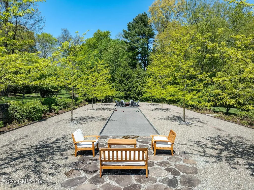 19 Khakum Drive Greenwich CT 06831