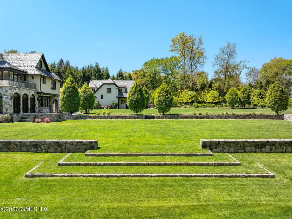 19 Khakum Drive Greenwich CT 06831