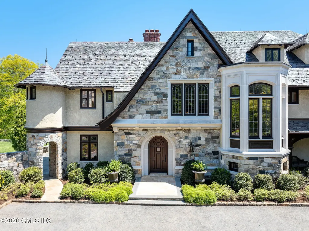 19 Khakum Drive Greenwich CT 06831