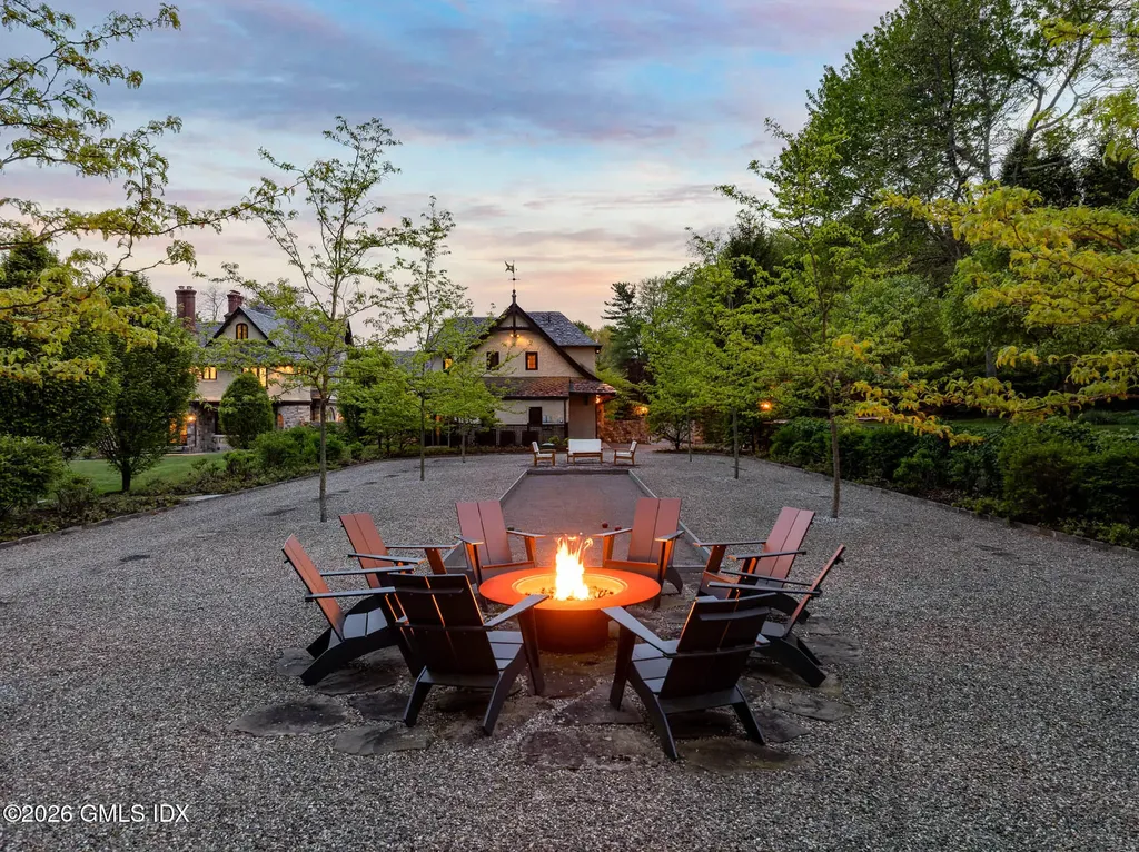 19 Khakum Drive Greenwich CT 06831