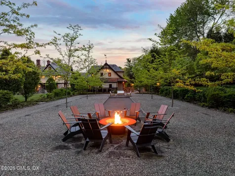 19 Khakum Drive Greenwich CT 06831