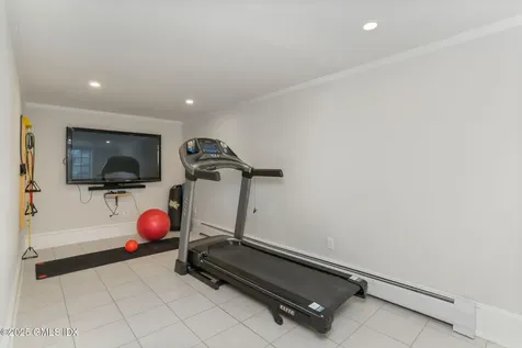 1 Ernel Drive Riverside CT 06878