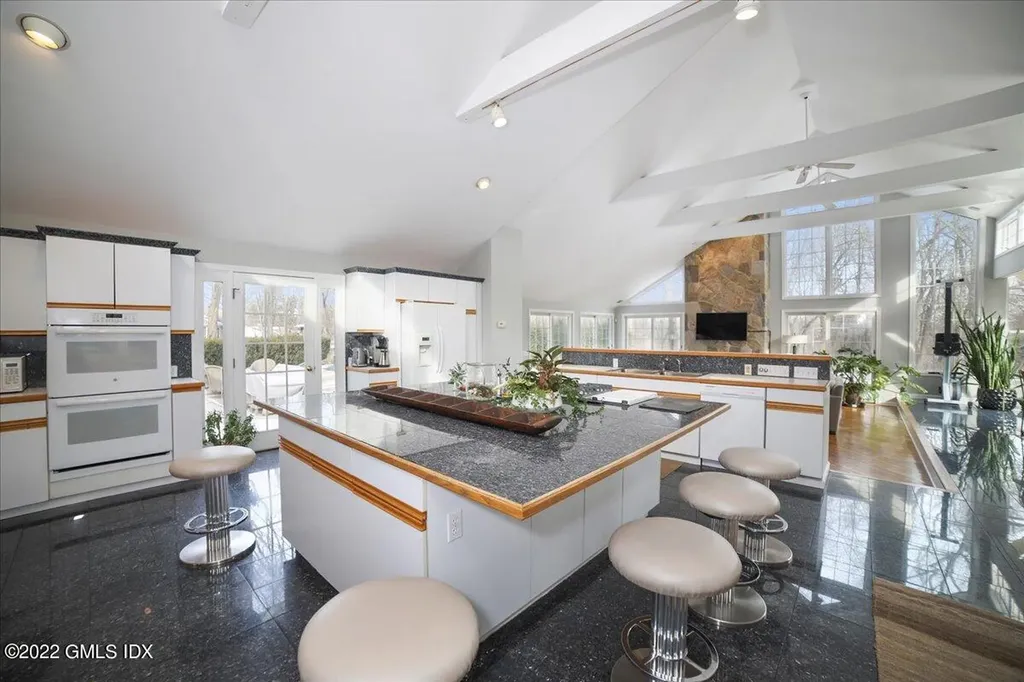 15 Bowman Drive Greenwich CT 06831