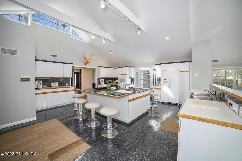 15 Bowman Drive Greenwich CT 06831