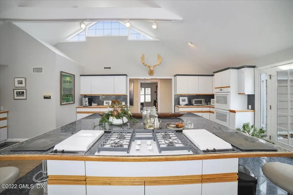 15 Bowman Drive Greenwich CT 06831