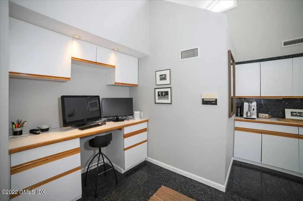 15 Bowman Drive Greenwich CT 06831