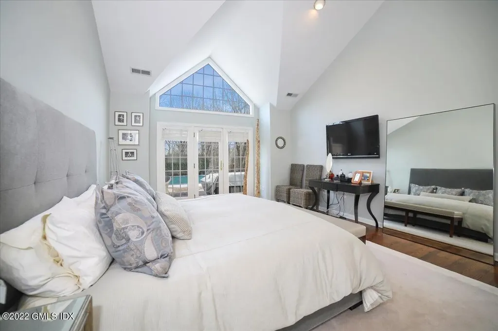 15 Bowman Drive Greenwich CT 06831