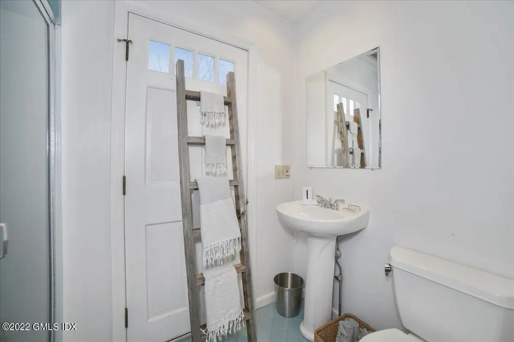 15 Bowman Drive Greenwich CT 06831