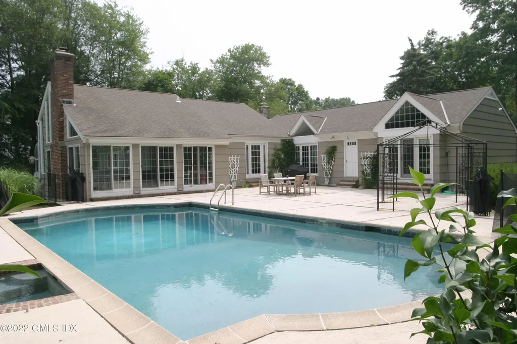 15 Bowman Drive Greenwich CT 06831