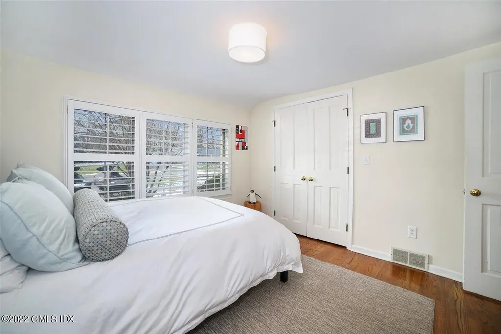 15 Bowman Drive Greenwich CT 06831