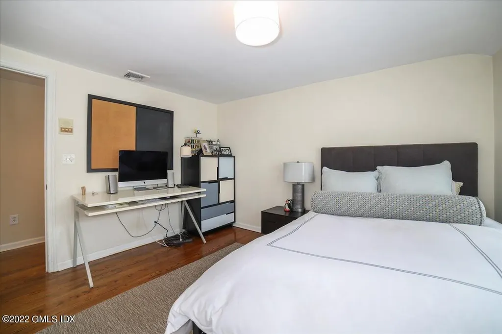 15 Bowman Drive Greenwich CT 06831
