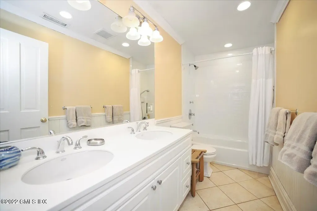 15 Bowman Drive Greenwich CT 06831