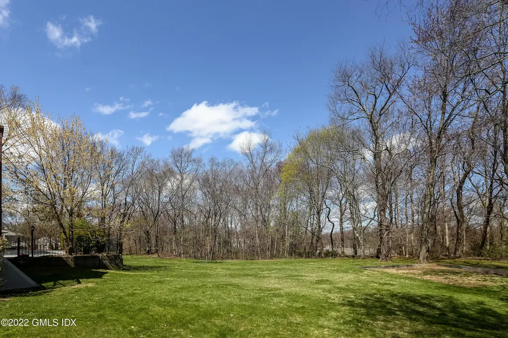 15 Bowman Drive Greenwich CT 06831