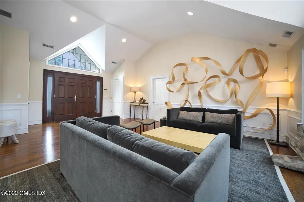 15 Bowman Drive Greenwich CT 06831