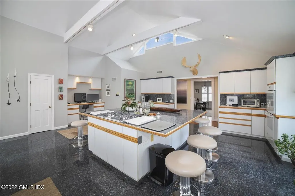 15 Bowman Drive Greenwich CT 06831