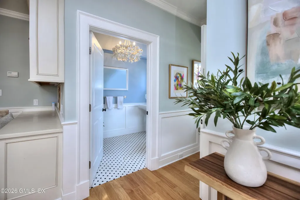 7 Heusted Drive Old Greenwich CT 06870