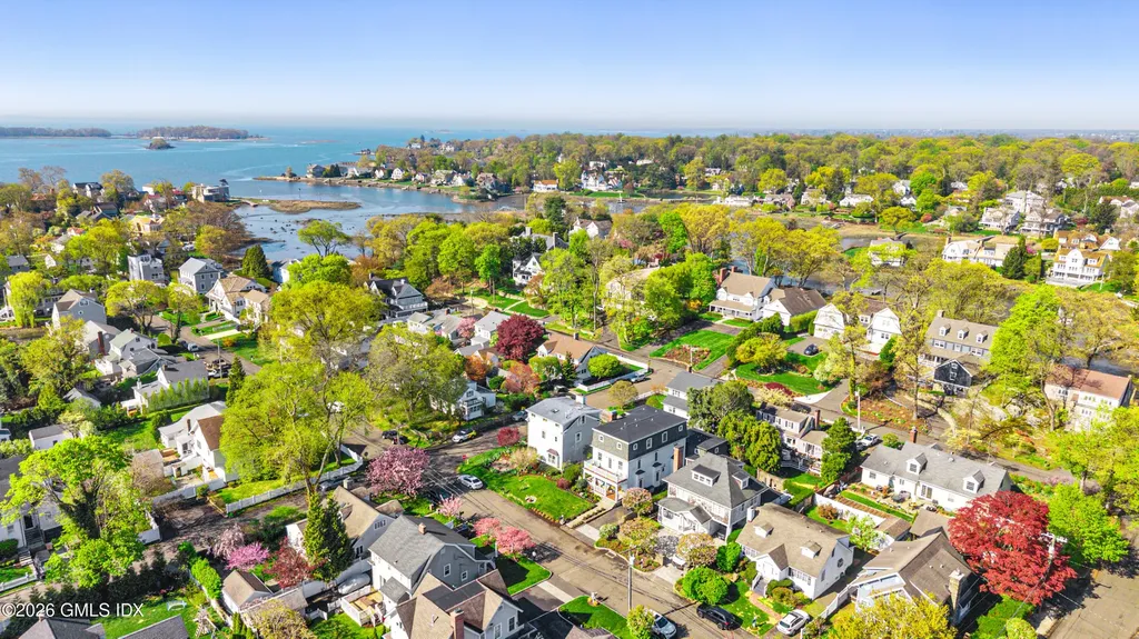 7 Heusted Drive Old Greenwich CT 06870