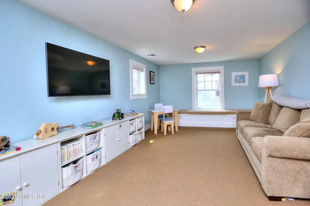 7 Heusted Drive Old Greenwich CT 06870