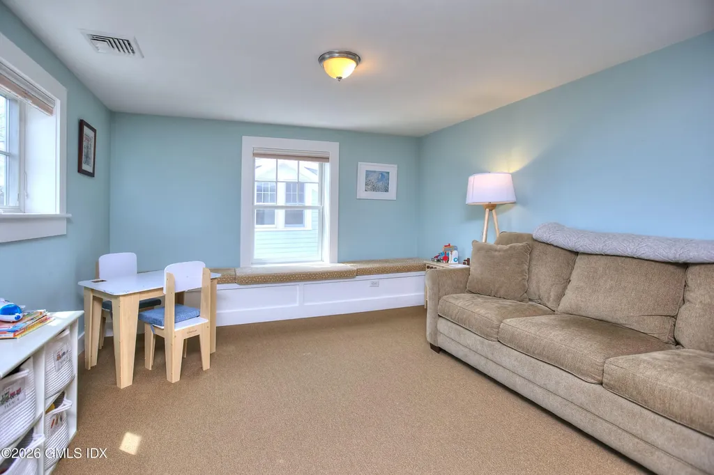 7 Heusted Drive Old Greenwich CT 06870