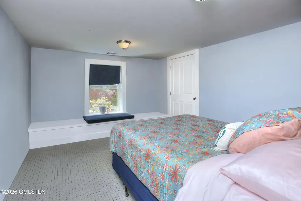 7 Heusted Drive Old Greenwich CT 06870