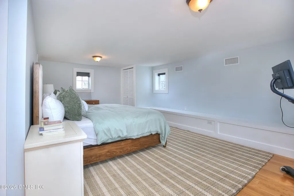 7 Heusted Drive Old Greenwich CT 06870