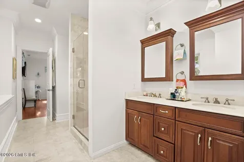 44 Riverside Lane Riverside CT 06878