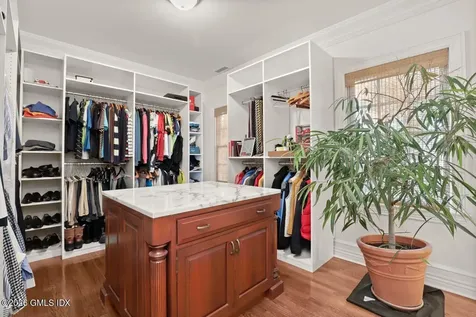44 Riverside Lane Riverside CT 06878