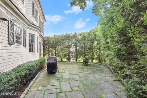 44 Riverside Lane Riverside CT 06878