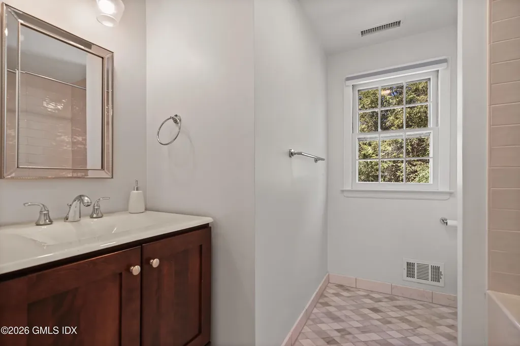 118 Butternut Hollow Road Greenwich CT 06830