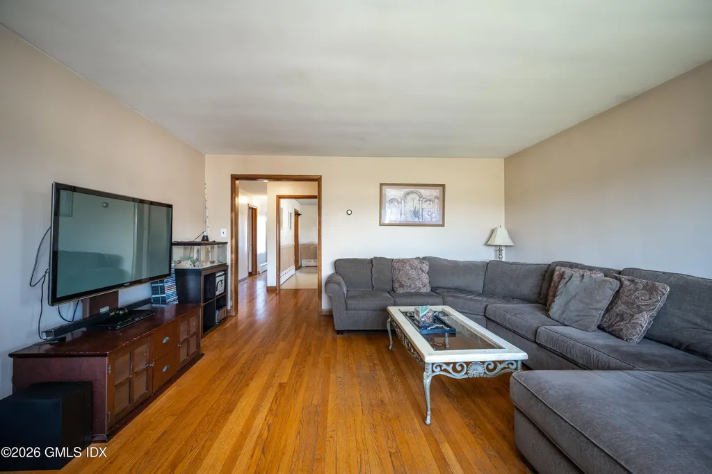 72 Alvord Lane Stamford CT 06902