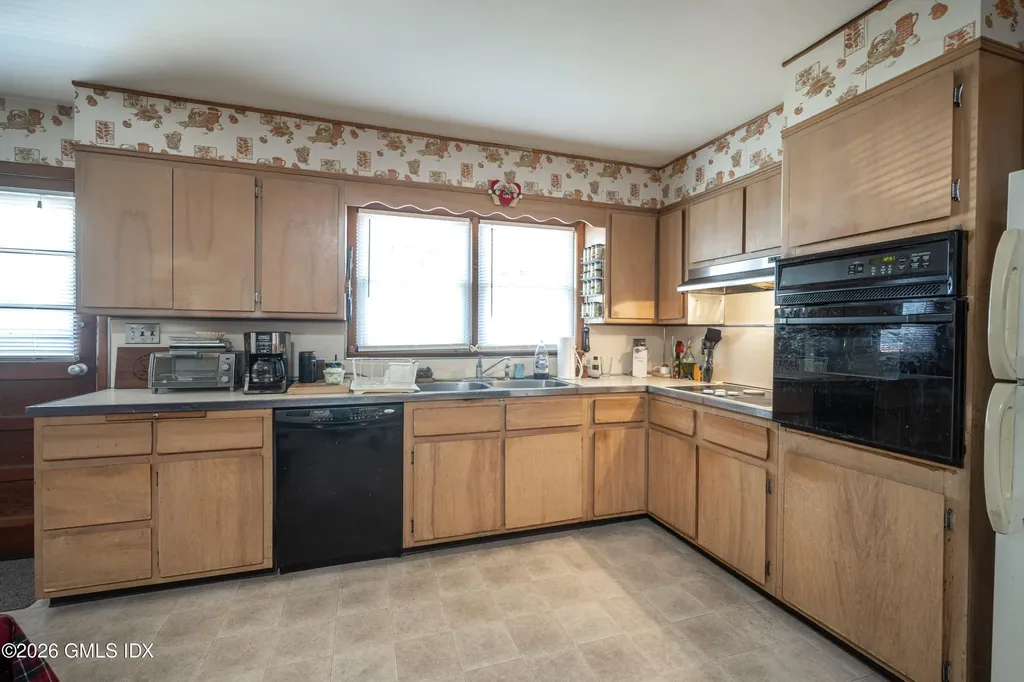 72 Alvord Lane Stamford CT 06902