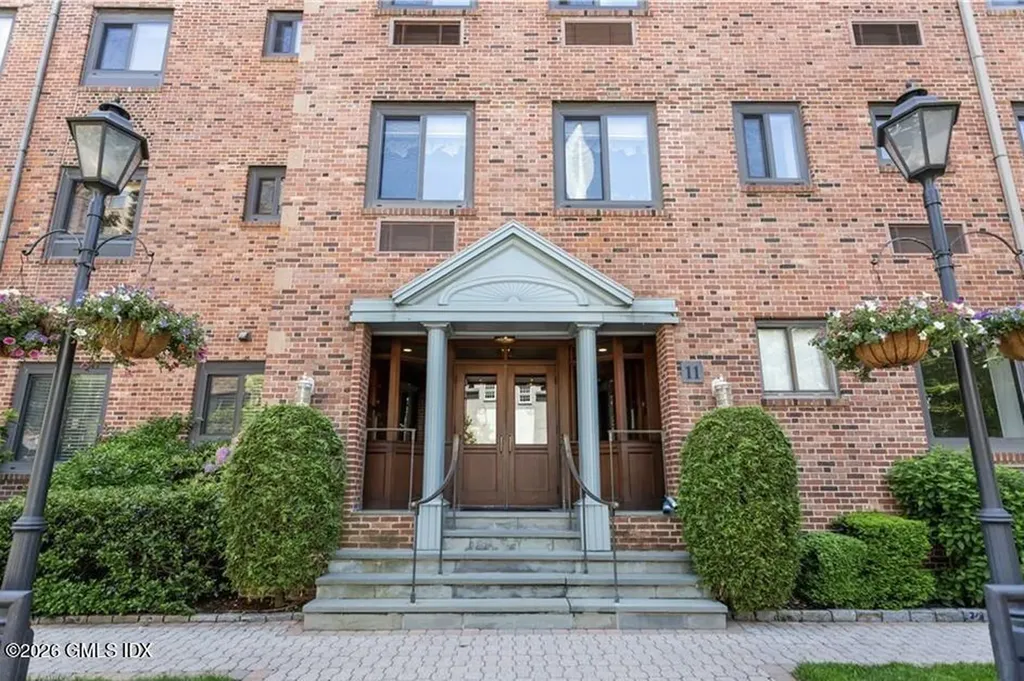 11 Lafayette Court Greenwich CT 06830
