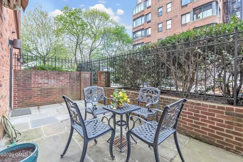 11 Lafayette Court Greenwich CT 06830