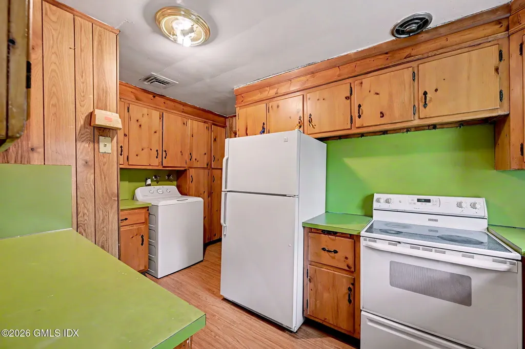 54 Merriman Road Stamford CT 06905