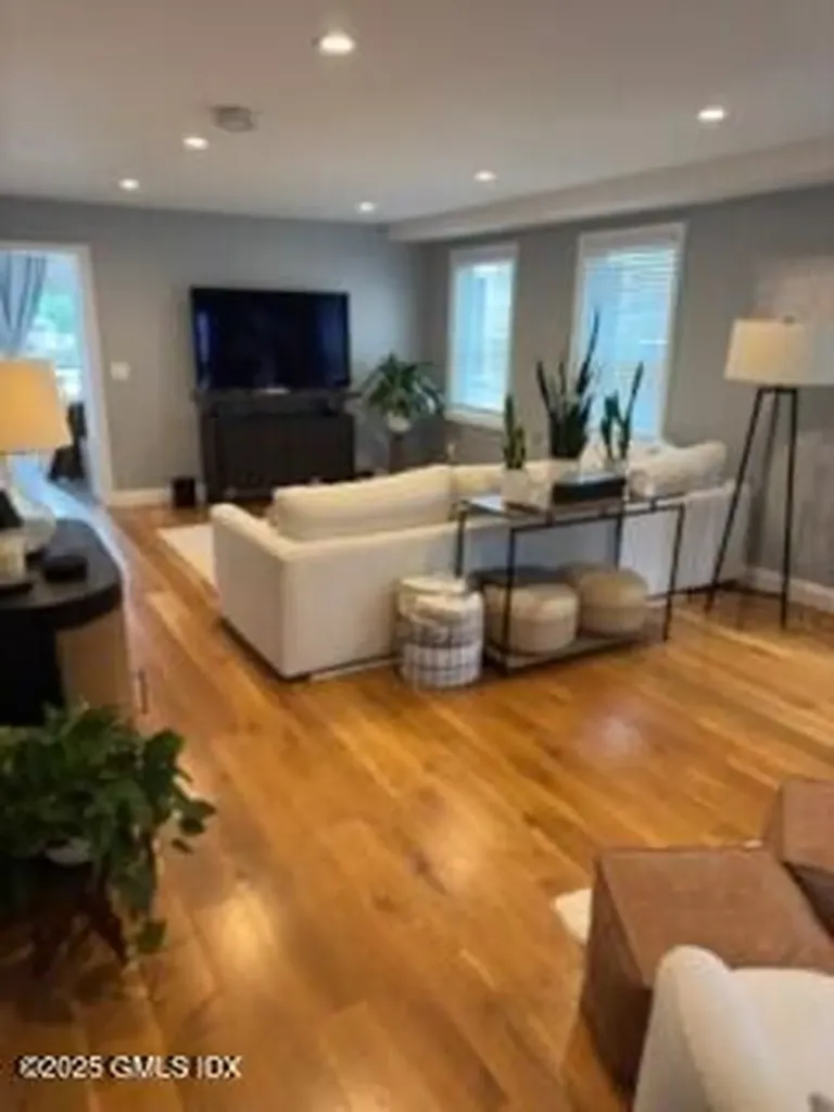 41 Sherwood Place Greenwich CT 06830