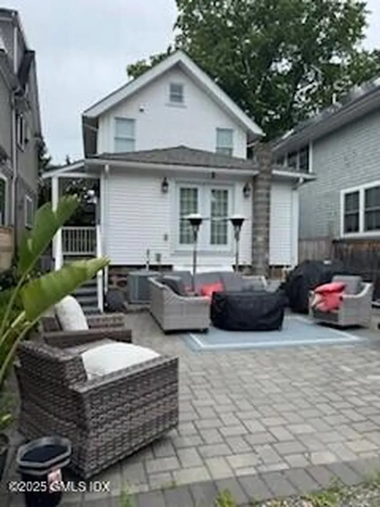 41 Sherwood Place Greenwich CT 06830