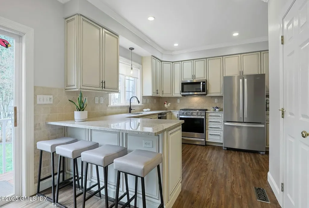19 Cross Street Greenwich CT 06831