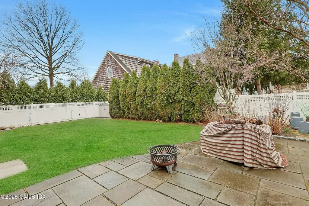 19 Cross Street Greenwich CT 06831