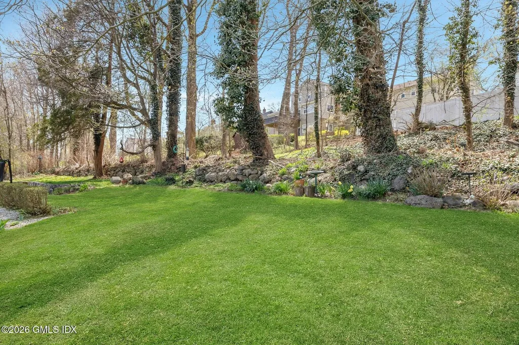 42 Nicholas Avenue Greenwich CT 06831