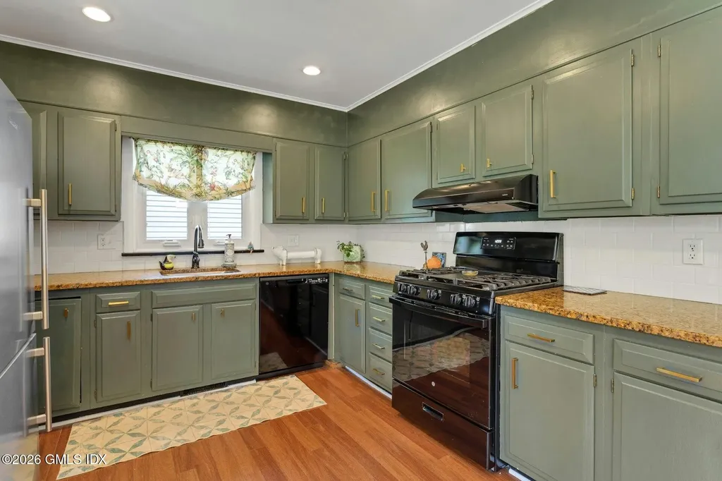 42 Nicholas Avenue Greenwich CT 06831
