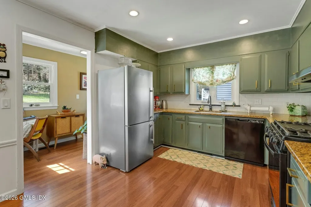 42 Nicholas Avenue Greenwich CT 06831