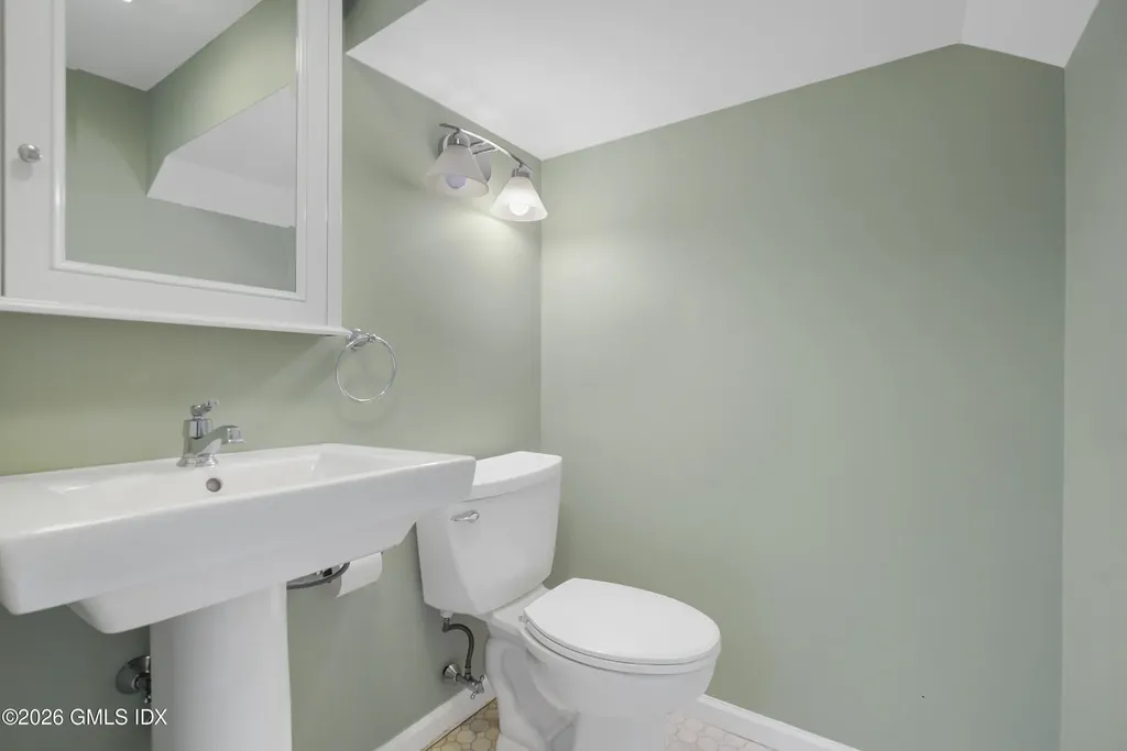 2 Daffodil Lane Cos Cob CT 06807