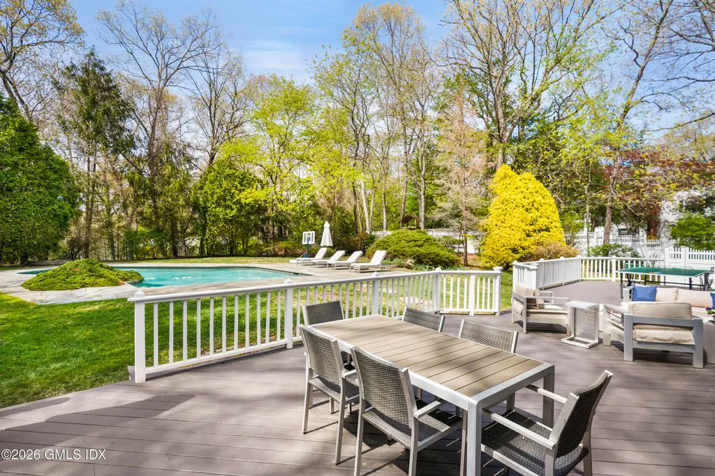 2 Daffodil Lane Cos Cob CT 06807
