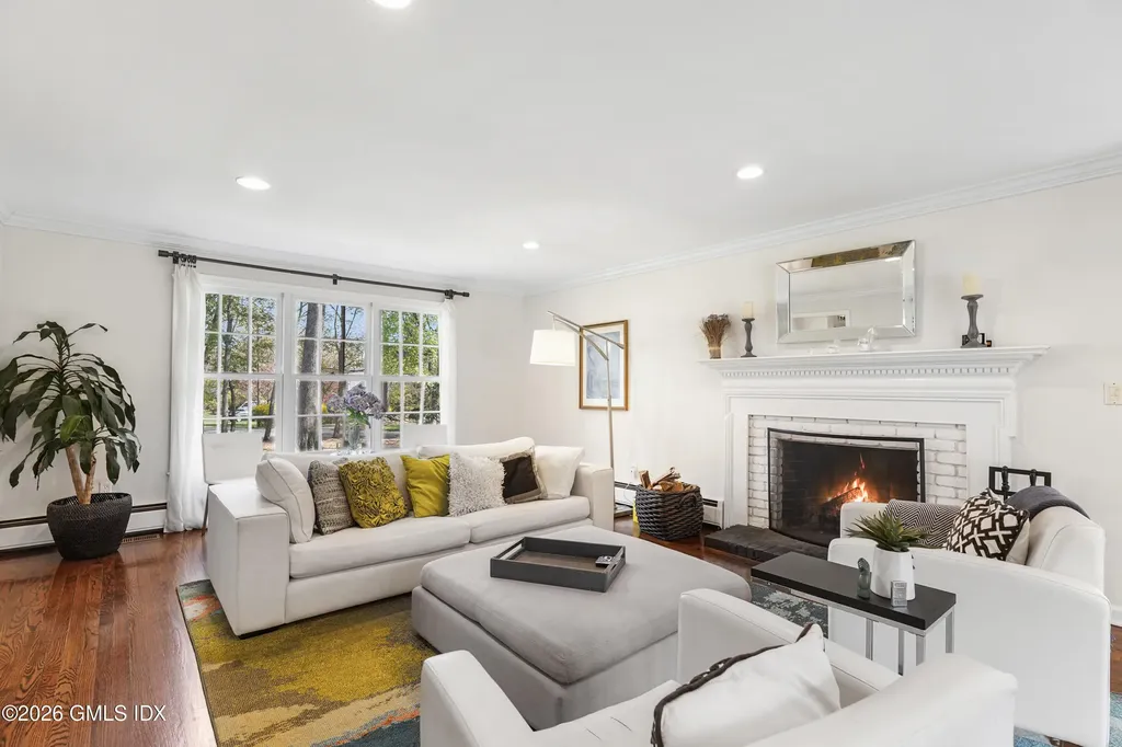 2 Daffodil Lane Cos Cob CT 06807