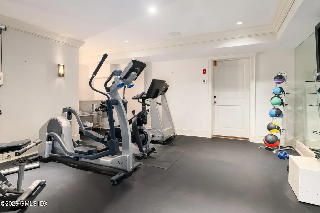524 Lake Avenue Greenwich CT 06830