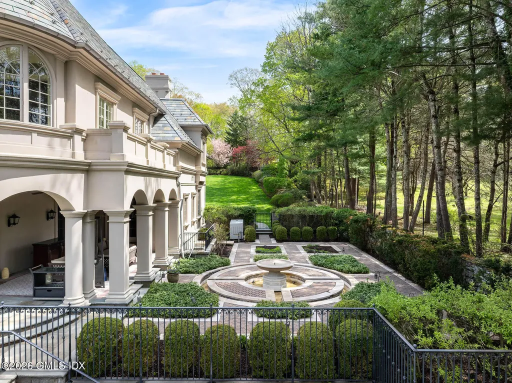 524 Lake Avenue Greenwich CT 06830