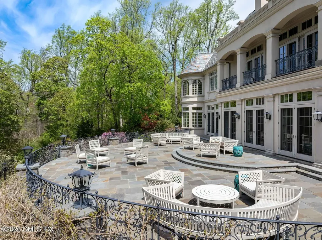 524 Lake Avenue Greenwich CT 06830