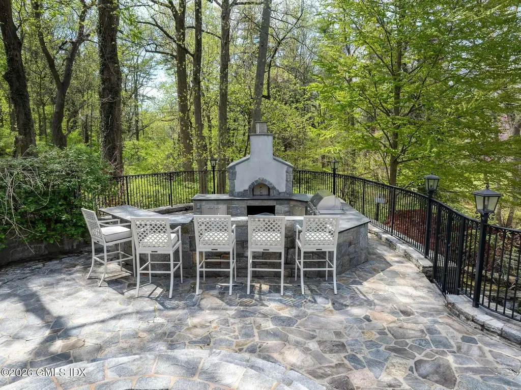 524 Lake Avenue Greenwich CT 06830