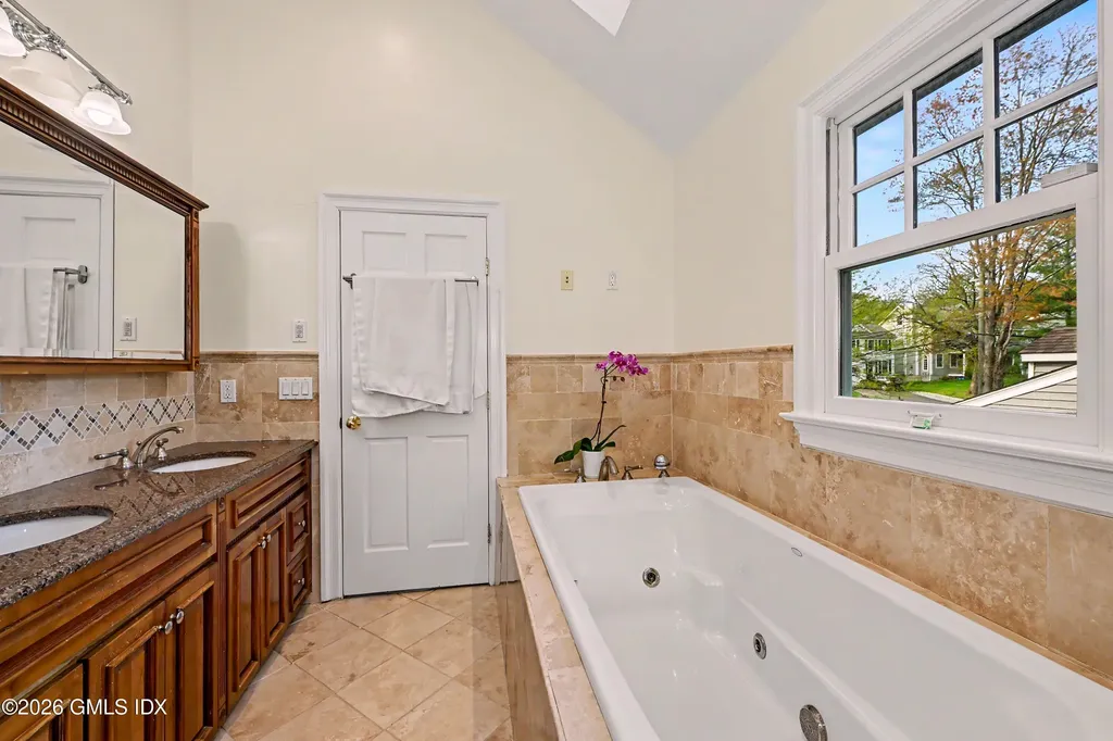 34 Macarthur Drive Old Greenwich CT 06870