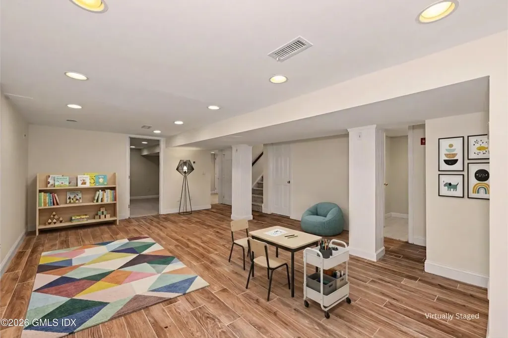 34 Macarthur Drive Old Greenwich CT 06870